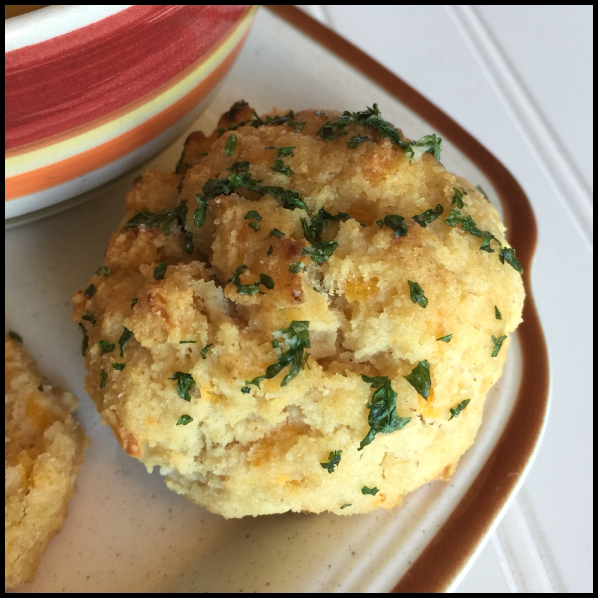 Review: Red Lobster's Gluten-Free Cheddar Bay Biscuit Mix - Gluten-Free  Baking